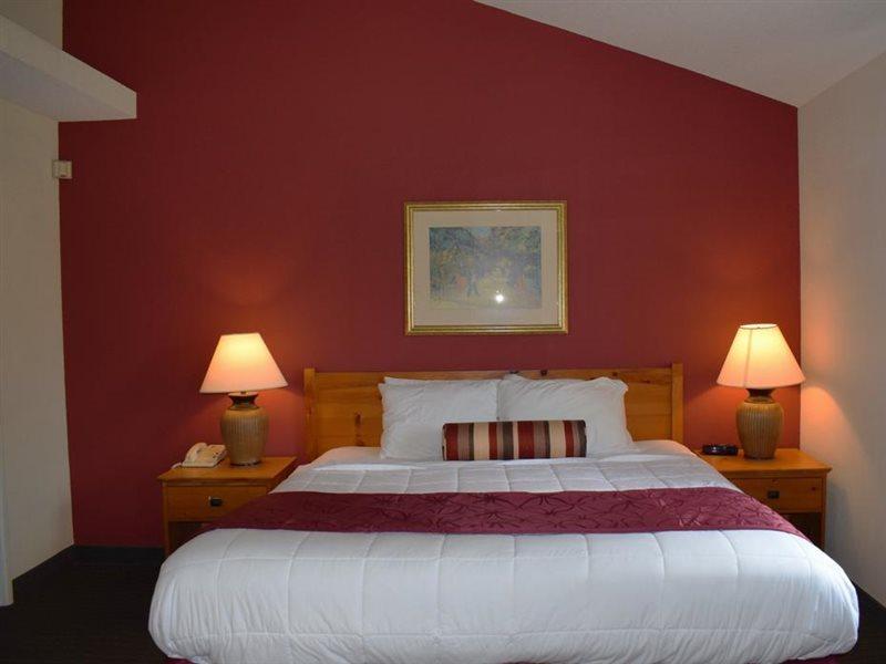 Baymont By Wyndham Wichita East Hotel Екстериор снимка