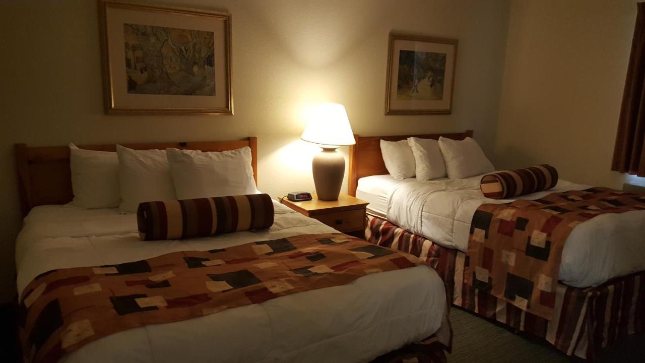 Baymont By Wyndham Wichita East Hotel Екстериор снимка