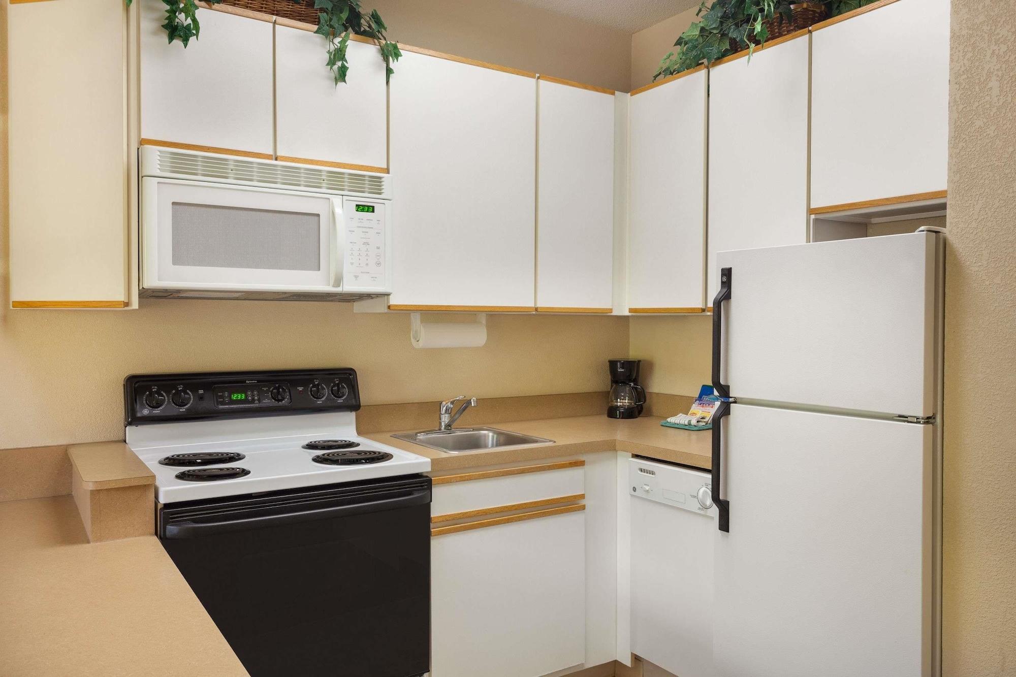 Baymont By Wyndham Wichita East Hotel Екстериор снимка