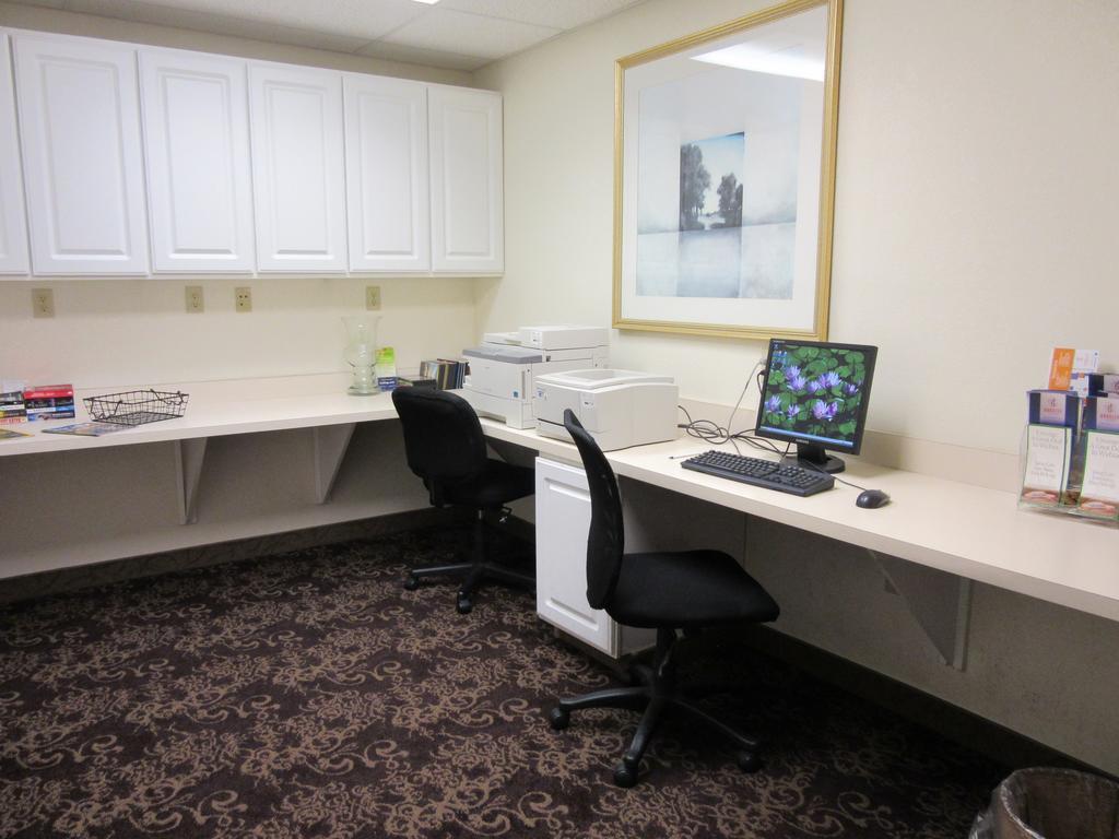 Baymont By Wyndham Wichita East Hotel Екстериор снимка